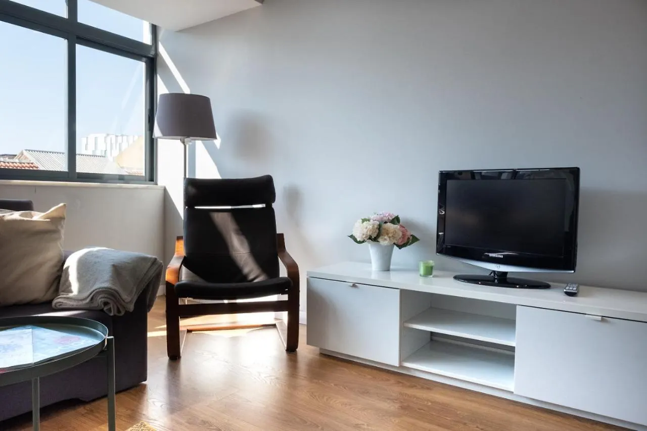 Bright & Central Apartment By Lovelystay Lisbon