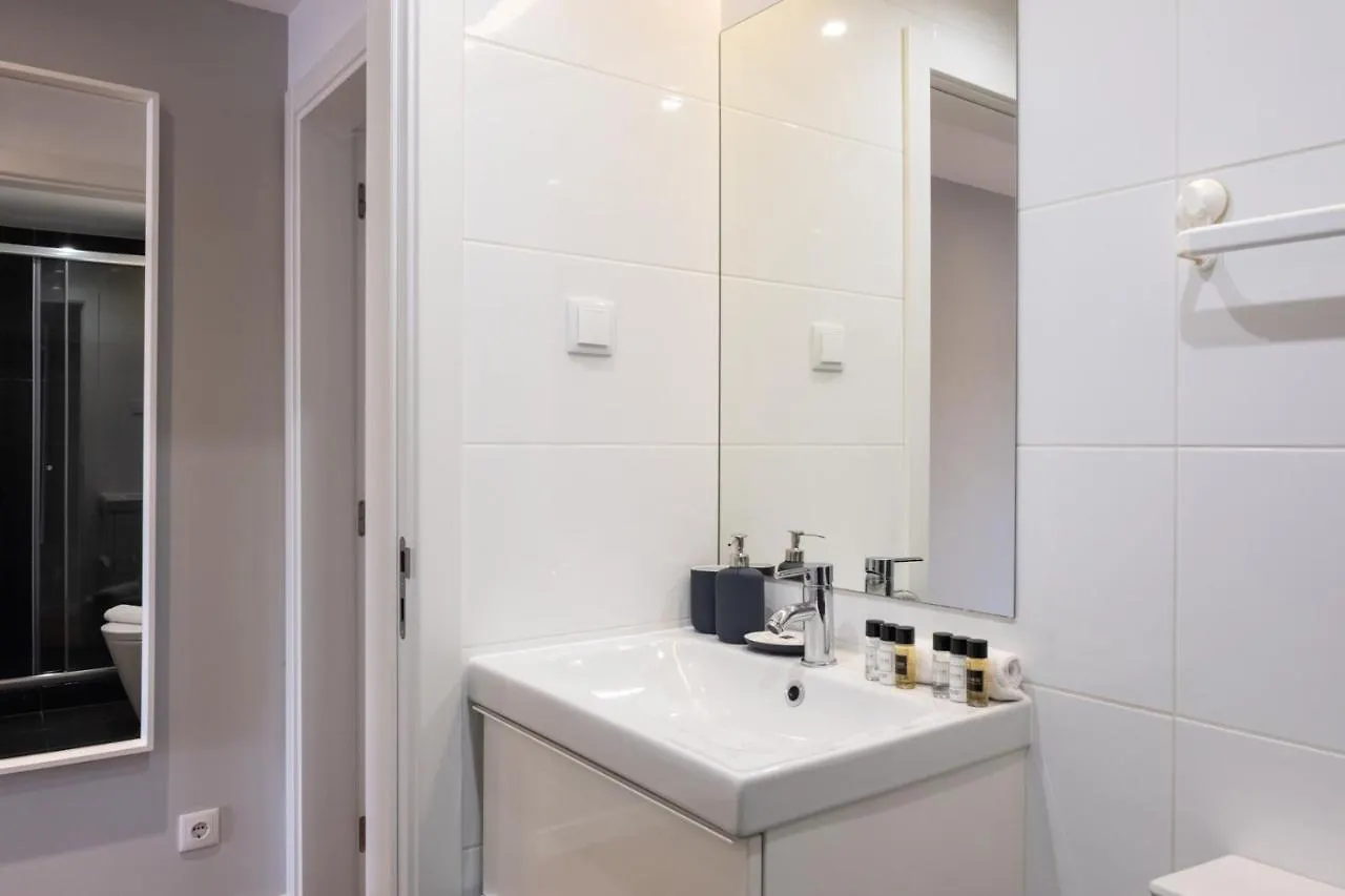 Bright & Central Apartment By Lovelystay Lisbon