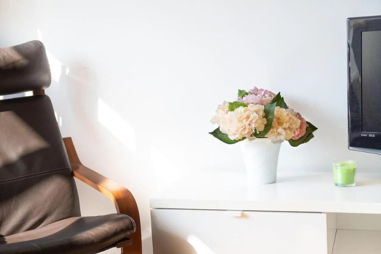 Bright & Central Apartment By Lovelystay Lisbon